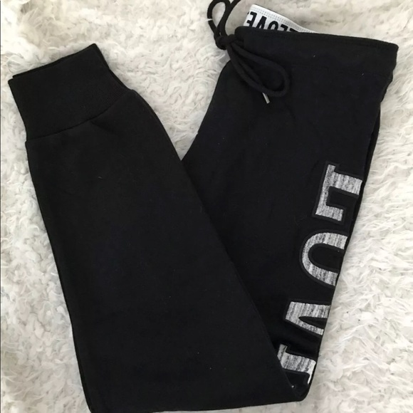 Black Cropped Fitted Slim Jogger Pants - Picture 2 of 4